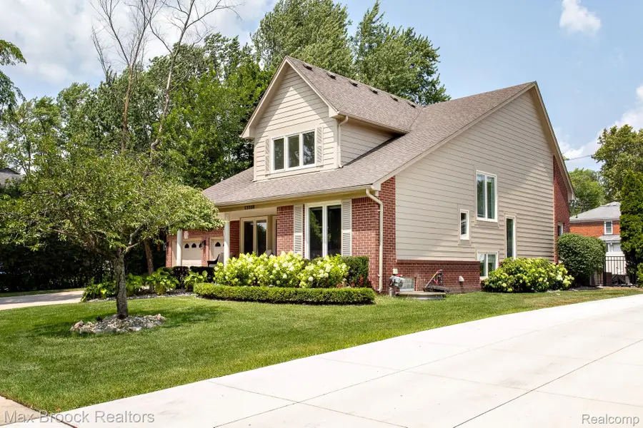 13358 Ludlow Avenue, Huntington Woods, MI 48070 - #3