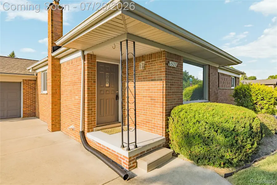 8527 & 8511 Metropolitan Parkway, Sterling Heights, MI 48312 - #2
