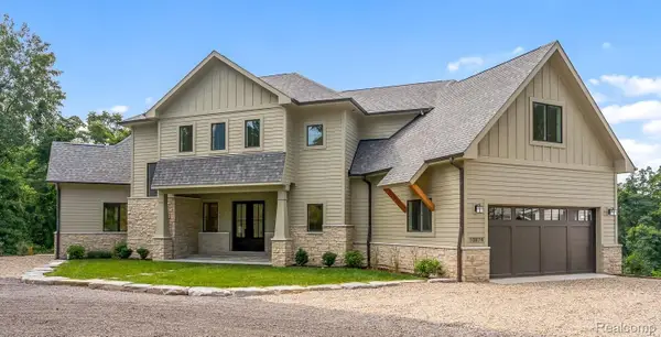 10874 Basswood Drive, NewBuffalo, MI 49117