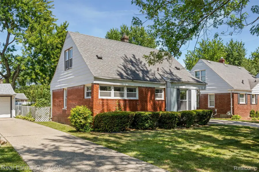 19943 Lancaster Street, Harper Woods, MI 48225 - #3