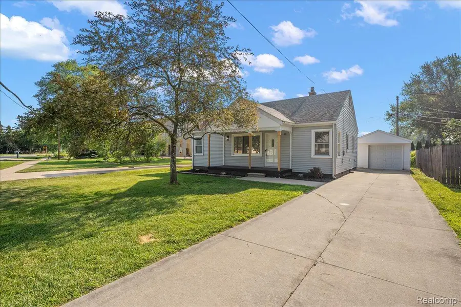 29606 S River Road, Harrison, MI 48045 - #3