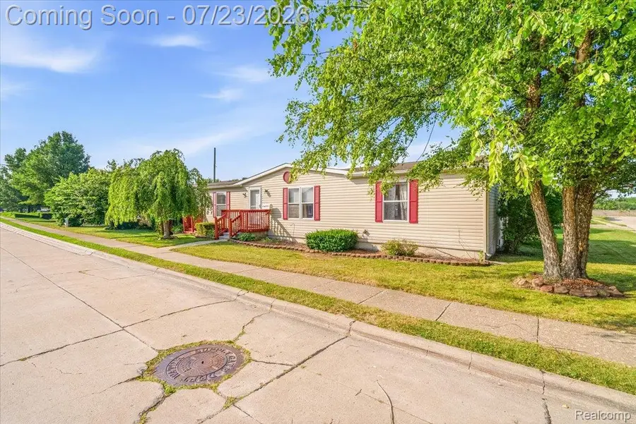 32707 Church Street, Rockwood, MI 48173 - #3