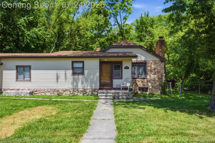 28430 Terrence Street, Livonia, MI 48154 - #3