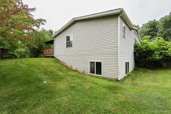 9386 Henderson Road, Otisville, MI 48463
