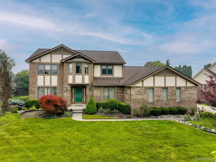 19678 Ashley Court, Livonia, MI 48152 - #2