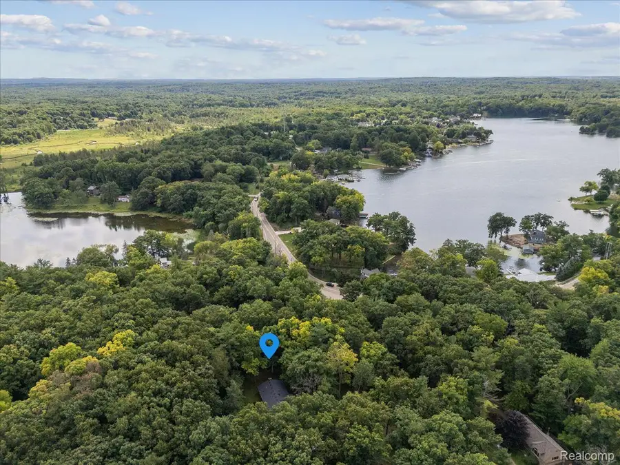1600 Moffat, Leonard, MI 48367 - #2