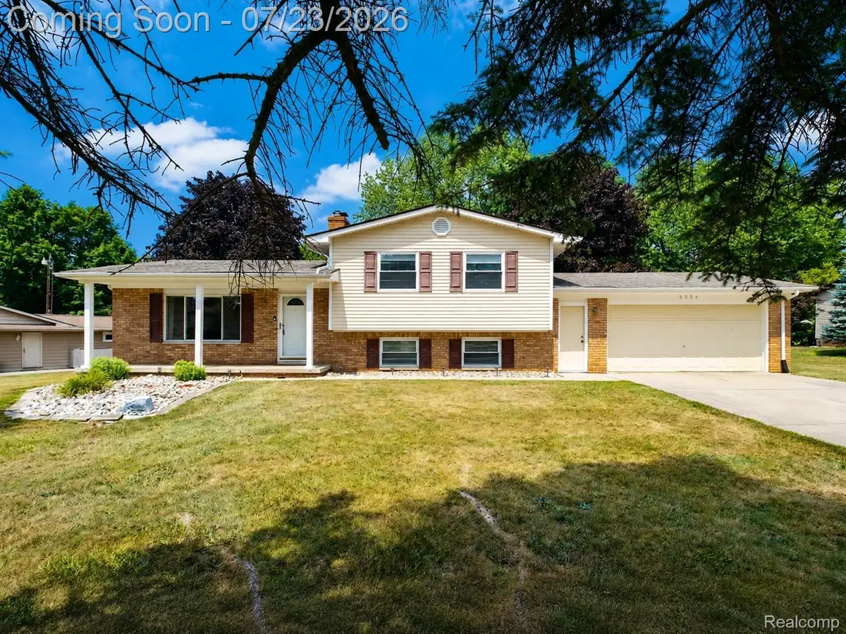 6534 Meadowwood Lane, Grand Blanc, MI 48439 - #1