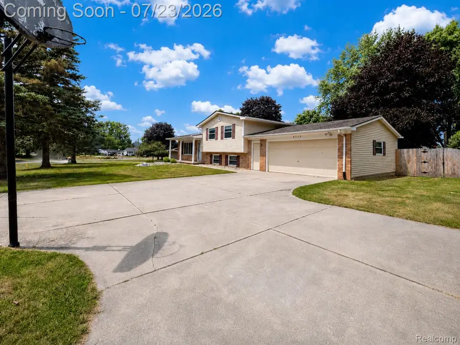 6534 Meadowwood Lane, Grand Blanc, MI 48439 - #3