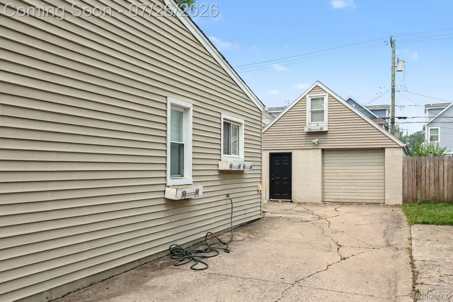 807 E 14 Mile Road, Birmingham, MI 48009 - #2