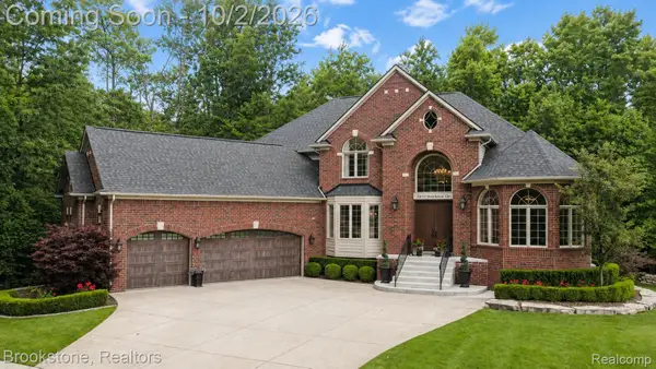 55630 Buckthorn Drive, Utica, MI 48316