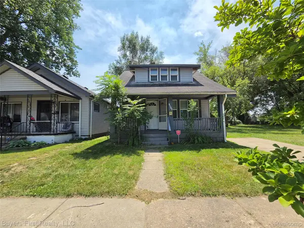 8102 Orchard Avenue, Warren, MI 48089