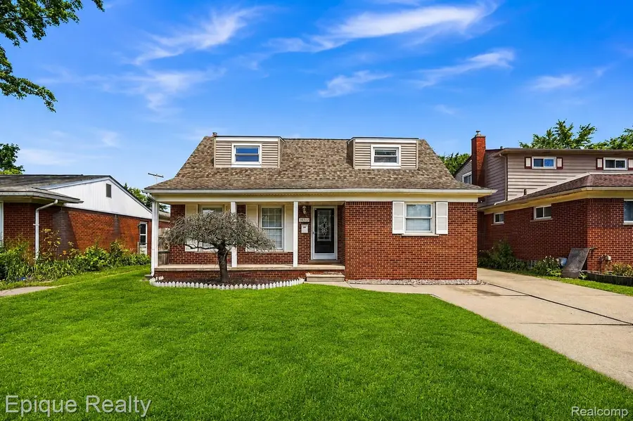 18317 Spring Court S, Fraser, MI 48026 - #2