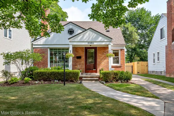 10482 Hart Avenue, HuntingtonWoods, MI 48070
