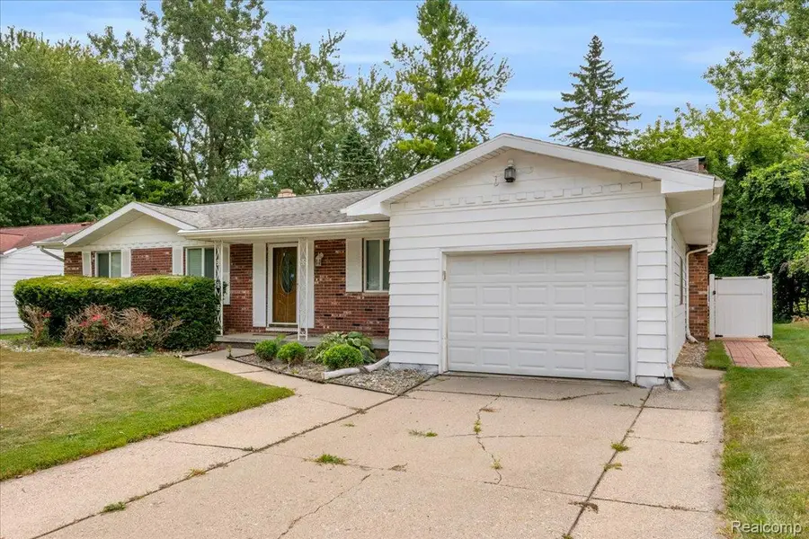 1933 Tamarisk Drive, East Lansing, MI 48823 - #3