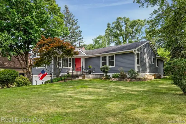 1045 Clara Street, CommerceTwp, MI 48390