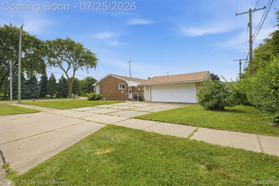 32819 Jefferson Avenue, Saint Clair Shores, MI 48082 - #2