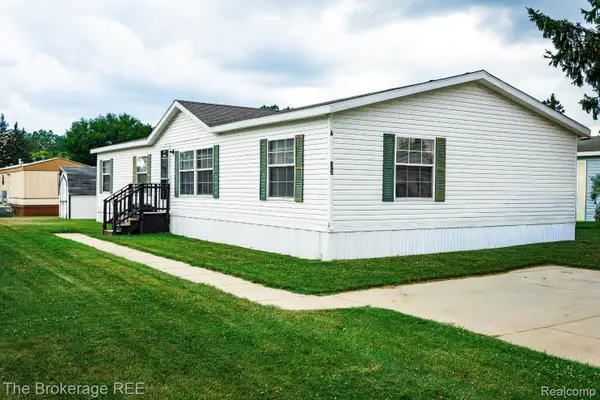 93 Woodcrest, SwartzCreek, MI 48473