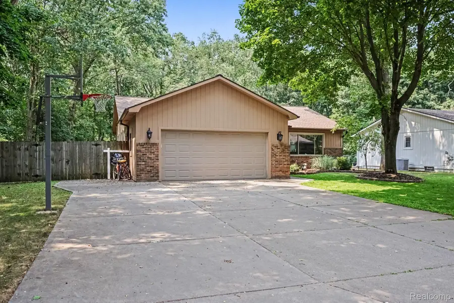 3135 Jennella Drive, Commerce, MI 48390 - #2