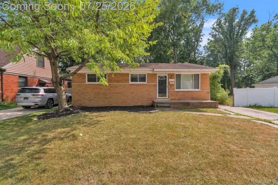 20308 Shady Lane Avenue, Saint Clair Shores, MI 48080 - #2