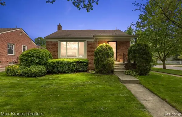 1493 E Melton Road, Birmingham, MI 48009