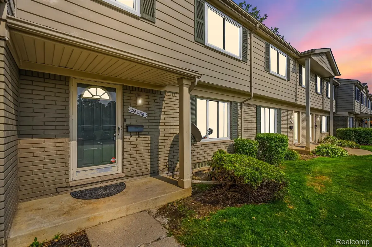 26066 Franklin Pointe Drive, Southfield, MI 48034 - #1