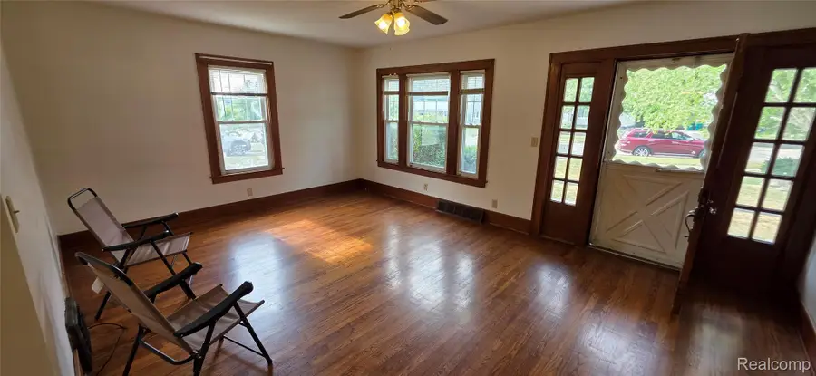 724 Alexandrine Ave Avenue, Mount Morris, MI 48458 - #3