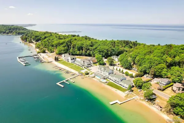 8520 Portage Point Drive, Onekama, MI 49675