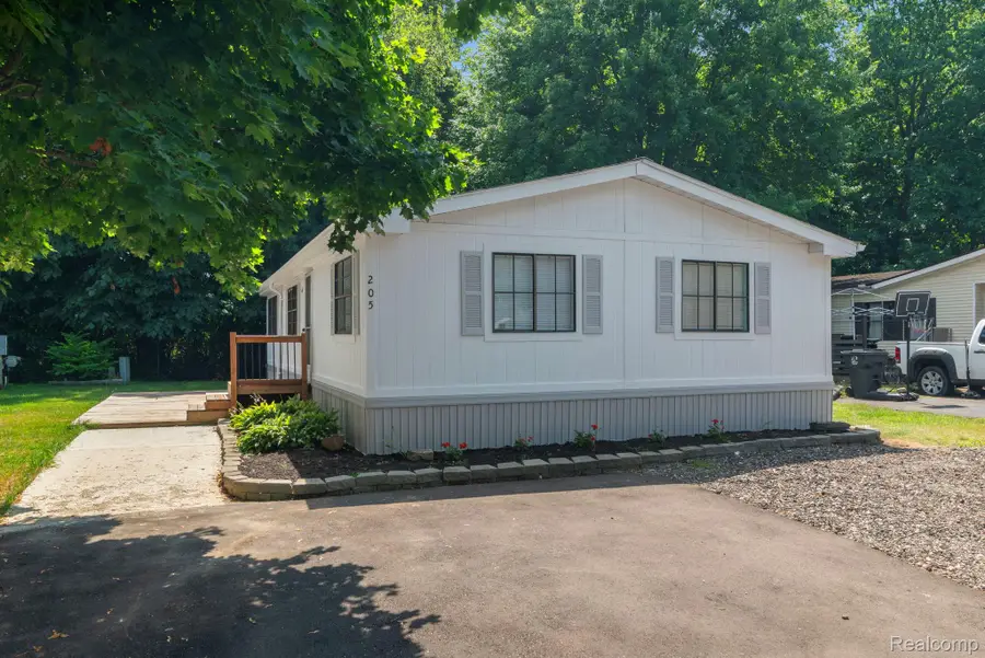 351 North Squirrel Rd #205, Auburn Hills, MI 48326 - #2