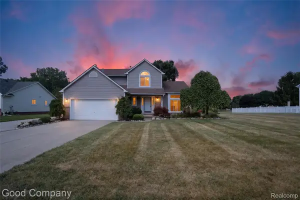 581 Hampton Court, Wixom, MI 48393