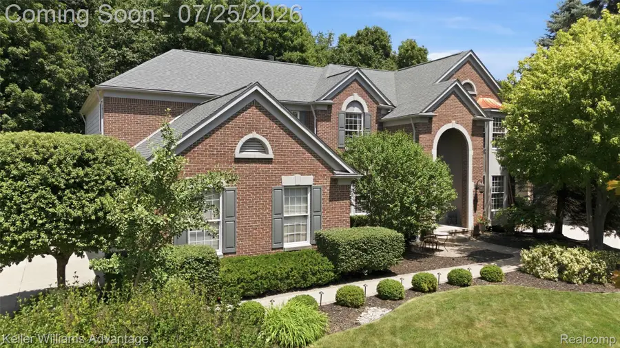 44559 White Pine Circle E, Northville, MI 48168 - #2