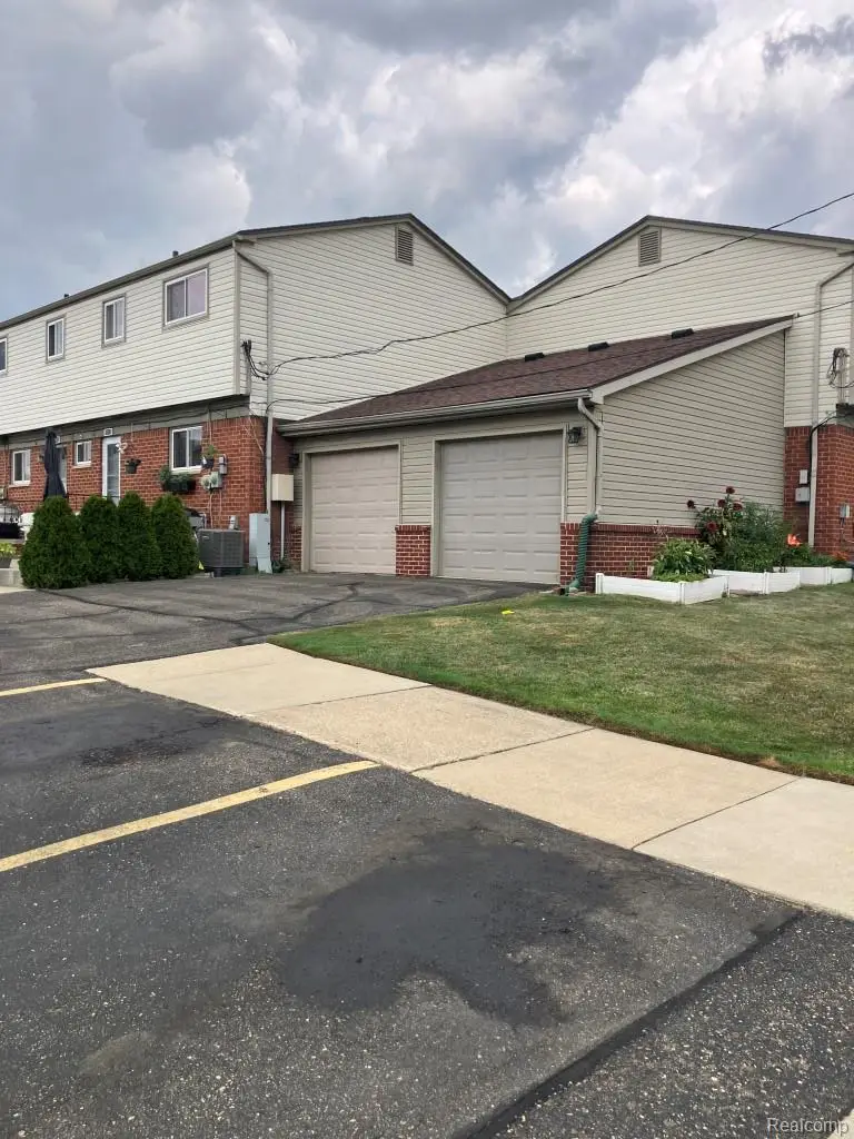 20817 Washington, Roseville, MI 48066 - #2