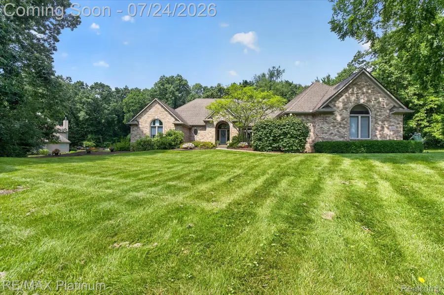 5264 Pinewood Drive, Brighton, MI 48116 - #2