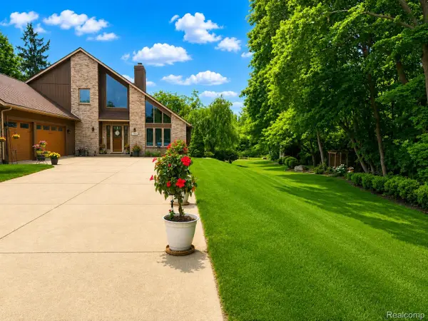 2495 N Custer Road N, Monroe, MI 48162