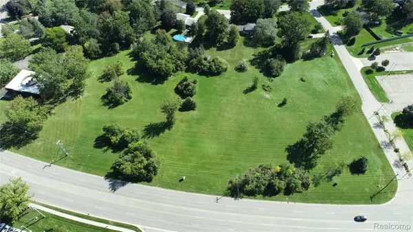 000 Holly Road, GrandBlanc, MI 48439
