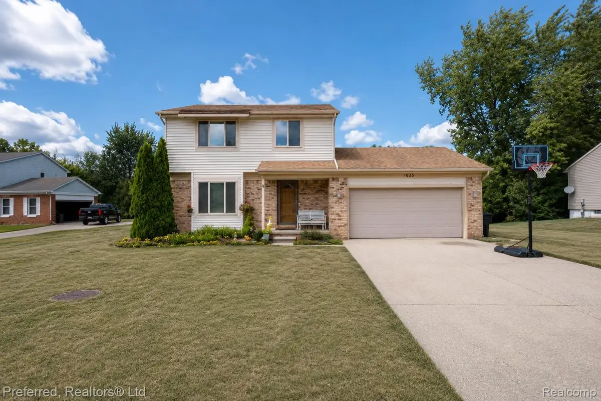 1655 North Drive, Walled Lake, MI 48390 - #1