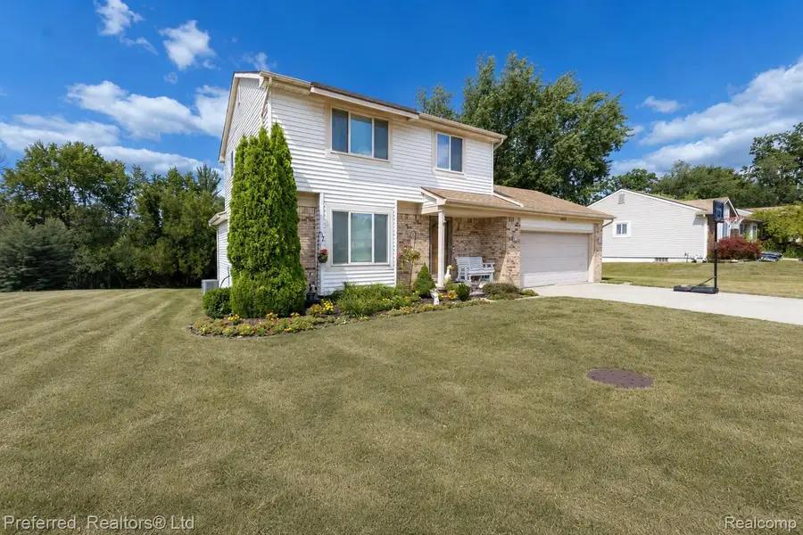 1655 North Drive, Walled Lake, MI 48390 - #2