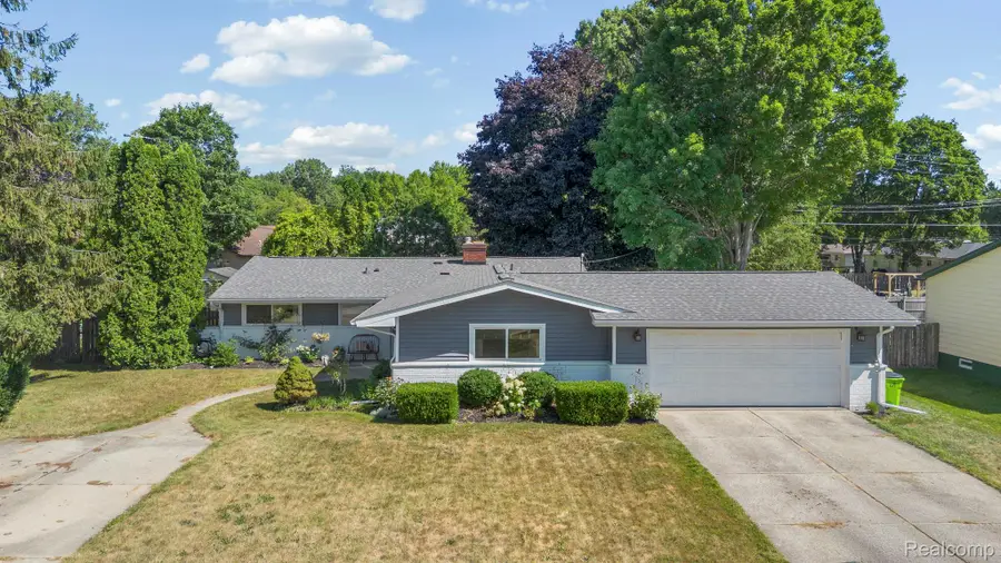 9194 Oakview Drive, Swartz Creek, MI 48473 - #2