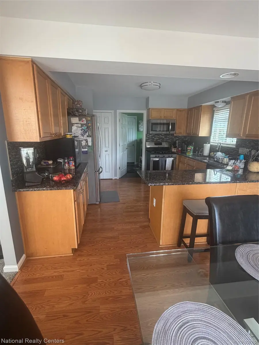 6390 Briarcliff Drive, Belleville, MI 48111 - #3