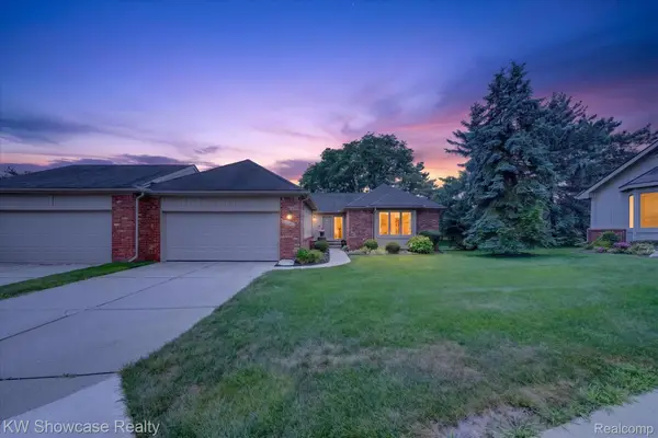 37061 Sandalwood, FarmingtonHills, MI 48331