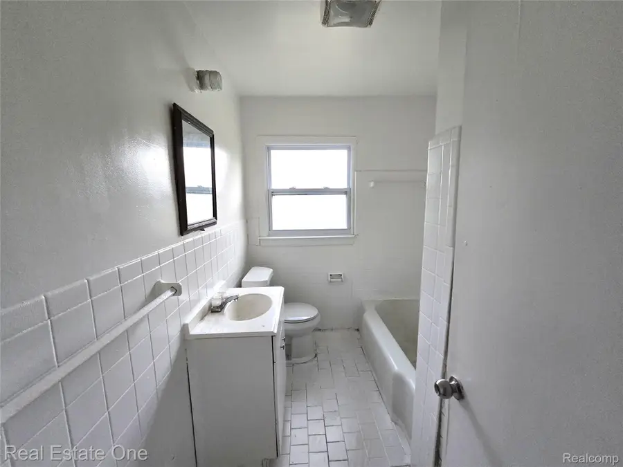 6729 Stahelin Avenue, Detroit, MI 48228 - #3