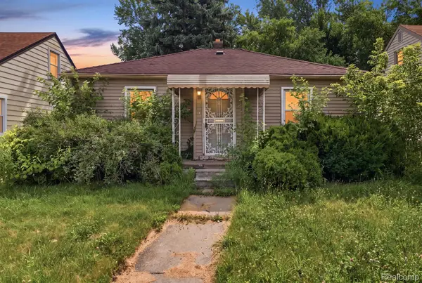 8220 Robson Street, Detroit, MI 48228