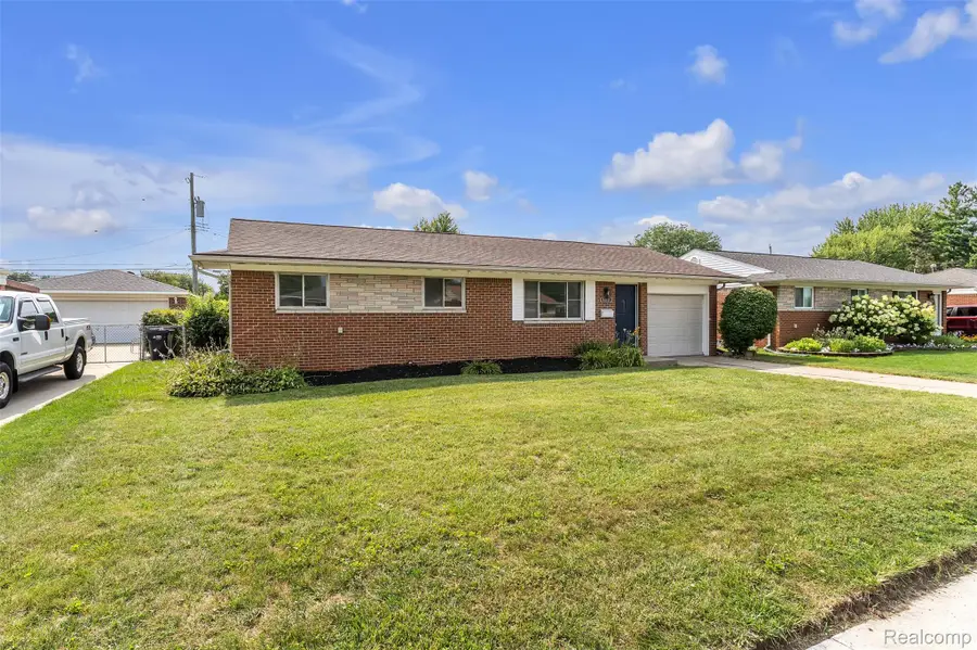 40311 Colony Drive, Sterling Heights, MI 48313 - #2