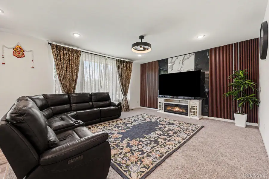 4991 Knollwood Drive, Troy, MI 48085 - #3