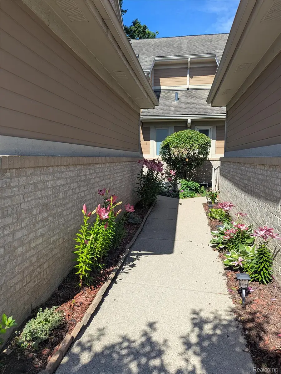9327 Eastwind Drive, Livonia, MI 48150 - #3