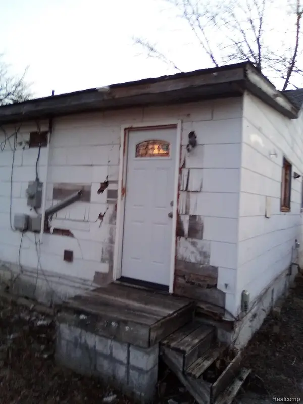 17199 Hamburg Street, Detroit, MI 48205