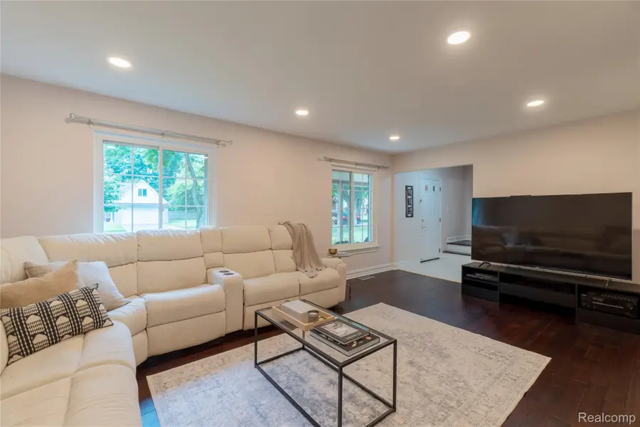 2032 Kristin Drive, Troy, MI 48084 - #3