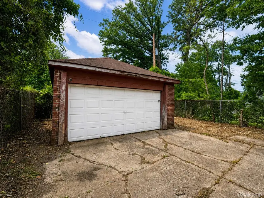 5081-5083 Buckingham Avenue, Detroit, MI 48224 - #2