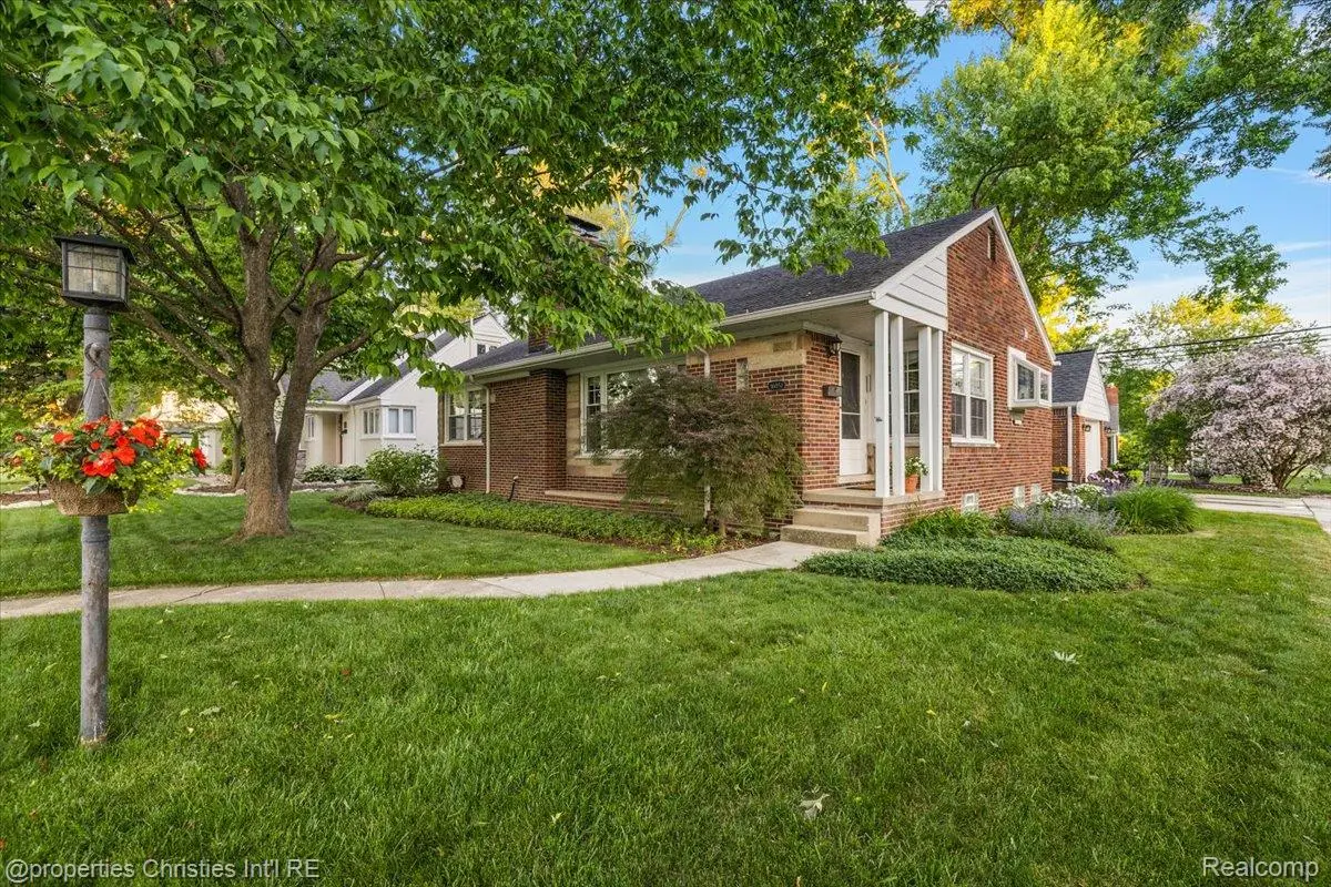 16051 Amherst Avenue, Beverly Hills, MI 48025 - #1