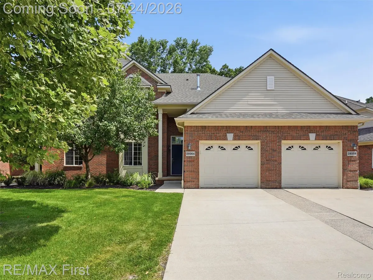 29364 Woodpark Circle, Warren, MI 48092 - #1