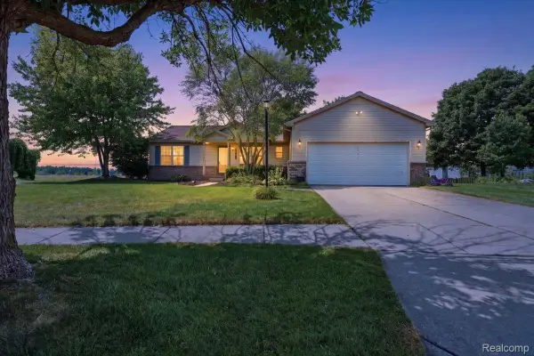 21700 Brookside South Drive, Macomb, MI 48044